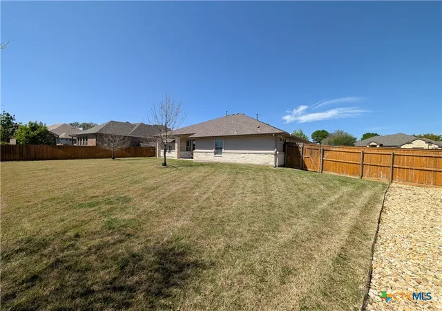 Photo 3 of Single family home for sale at 6016 Bella Charca Pkwy, Nolanville, TX 76559 | MLS# 602020 | Listing updated on 2026-07-18