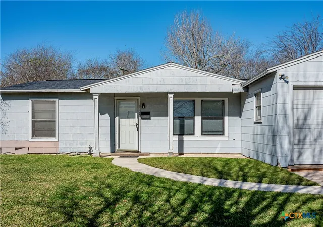 Photo 1 of Single family home for sale at 109 Massanet St, Port Lavaca, TX 77979 | MLS# 601862 | Listing updated on 2026-06-30