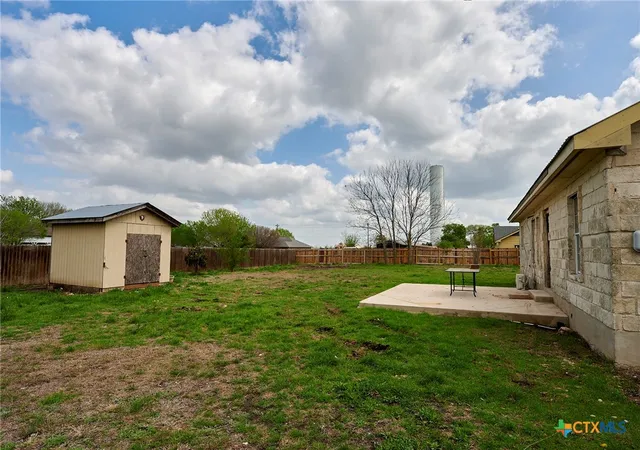 5th image of 1085 Garrett Trl, Maxwell, TX 78656 | MLS# 602110