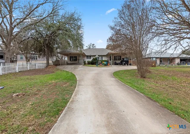 2nd image of 180 Oak Ter, Seguin, TX 78155 | MLS# 602005