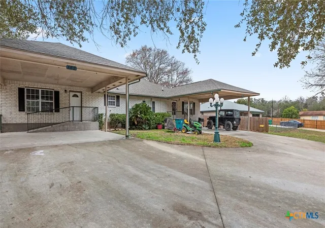 3rd image of 180 Oak Ter, Seguin, TX 78155 | MLS# 602005