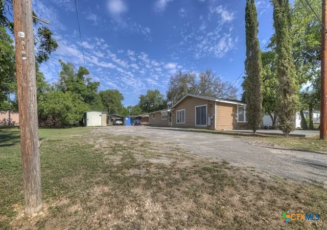 Photo 4 of Single family home for sale at 512 Valley St, San Marcos, TX 78666 | MLS# 602111 | Listing updated on 2026-07-17