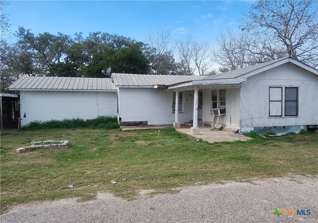 Photo 1 of Sale Pending at 268 N Burke St, Goliad, TX 77963 | MLS# 602265 | Listing updated on 2026-07-28