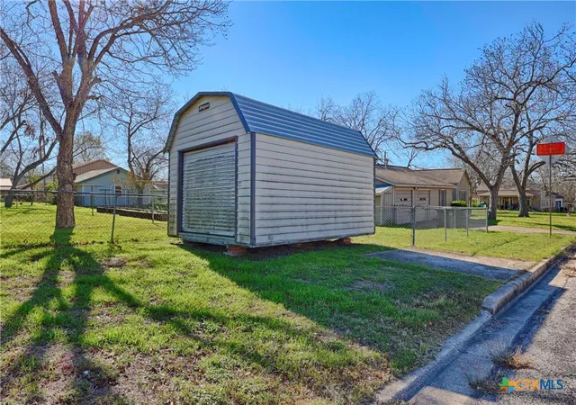 38th image of 122 Ave E, Shiner, TX 77984 | MLS# 602368