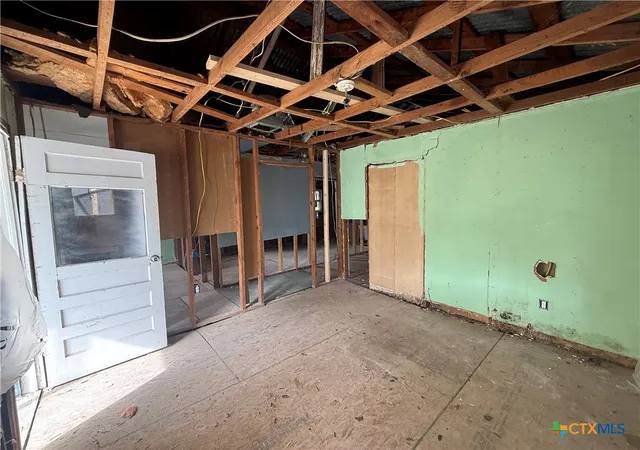 4th image of 416 Avenue C, Seguin, TX 78155 | MLS# 602540