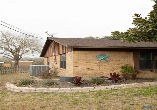 Homes for sale in Yoakum, TX | 904 Carroll Dr, Yoakum, TX 77995 | MLS# 602478