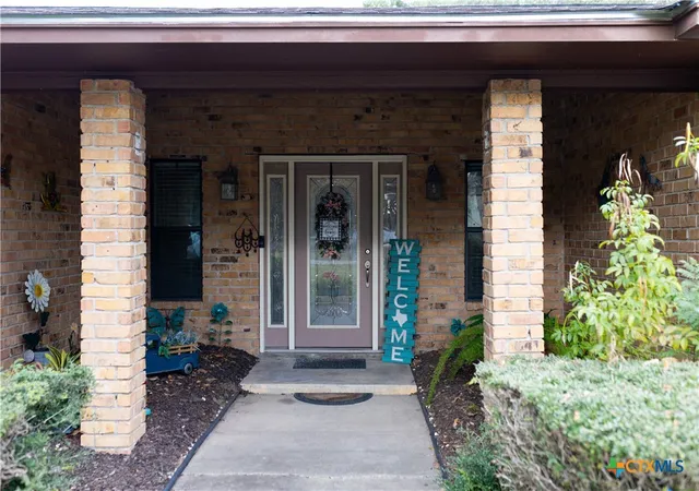 Homes for sale in Yoakum, TX | 904 Carroll Dr, Yoakum, TX 77995 | MLS# 602478