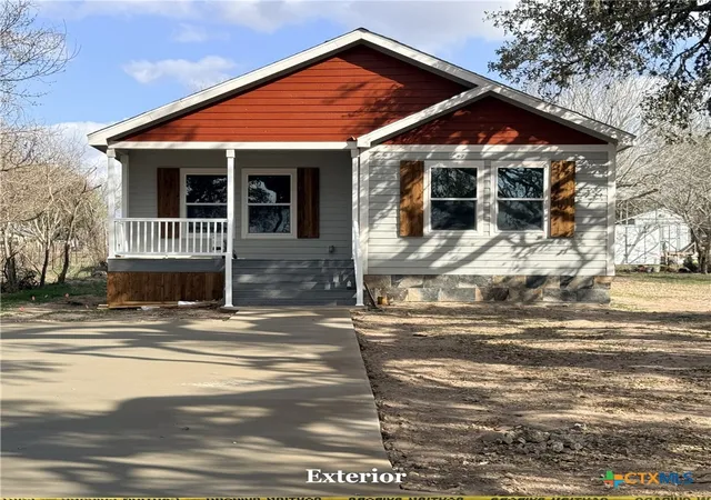 Homes for sale in Cuero, TX | 203 Villa St, Cuero, TX 77954 | MLS# 602703