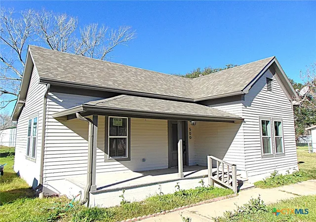 Photo 1 of Single family home for sale at 500 S Texana St, Hallettsville, TX 77964 | MLS# 602782 | Listing updated on 2026-07-28