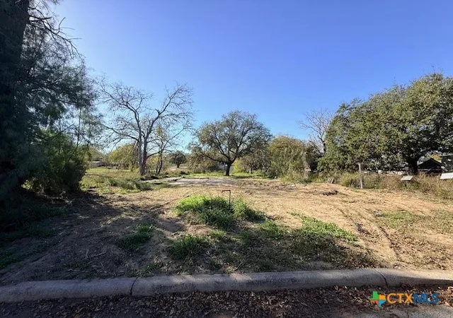 Land for sale at 909 Ohio St, Pleasanton, TX 78064 | MLS# 602809