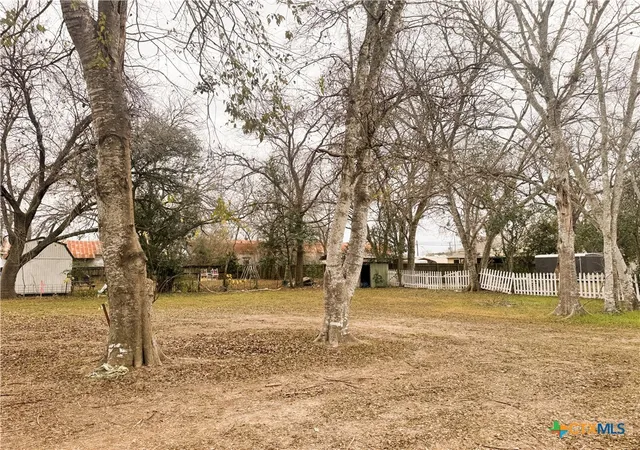 Homes for sale in Gonzales, TX | 626 E Wallace St, Gonzales, TX 78629 | MLS# 602915