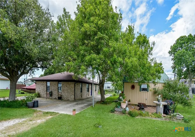 Homes for sale in Palacios, TX | 1495 W Bayshore Dr, Palacios, TX 77465 | MLS# 603031
