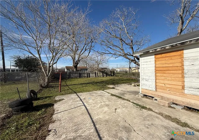 3rd image of 731 W Live Oak St, Port Lavaca, TX 77979 | MLS# 603021