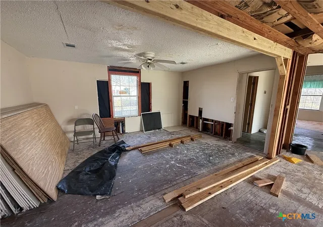 5th image of 731 W Live Oak St, Port Lavaca, TX 77979 | MLS# 603021