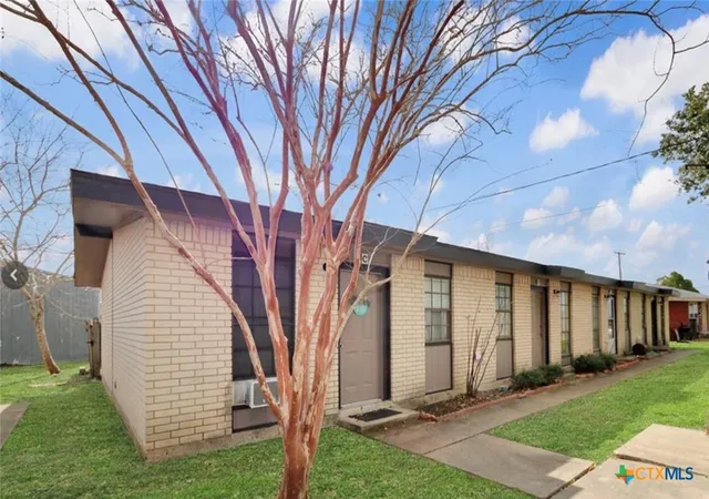 3rd image of 1916 Holloman Dr, Port Lavaca, TX 77979 | MLS# 603334
