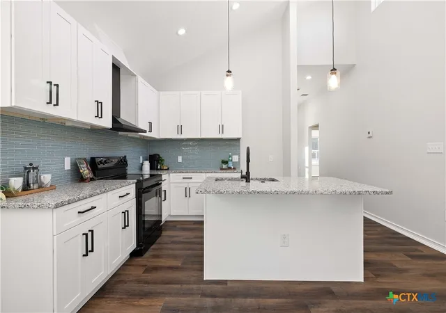 5th image of 1310 Mountain Top Loop, Canyon Lake, TX 78133 | MLS# 603409