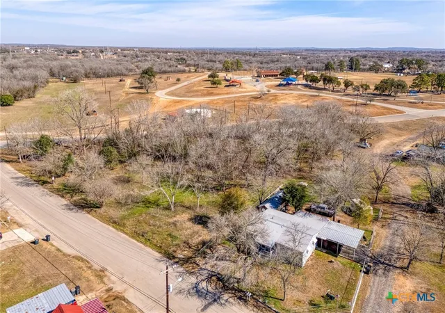 3rd image of 1018 N Hackberry Ave, Luling, TX 78648 | MLS# 603740