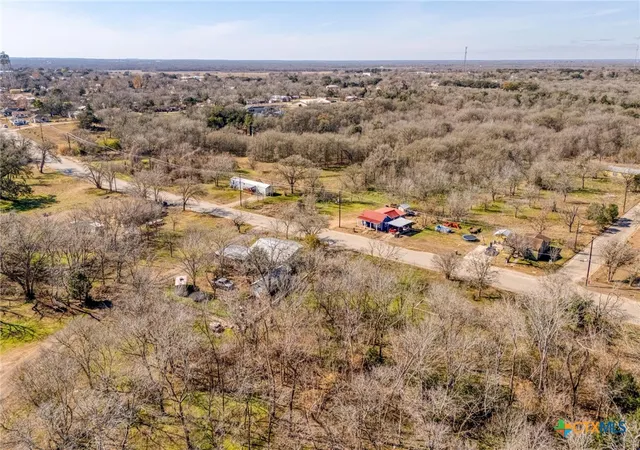 4th image of 1018 N Hackberry Ave, Luling, TX 78648 | MLS# 603740