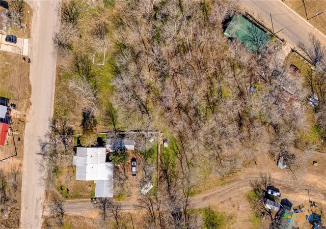 5th image of 1018 N Hackberry Ave, Luling, TX 78648 | MLS# 603740