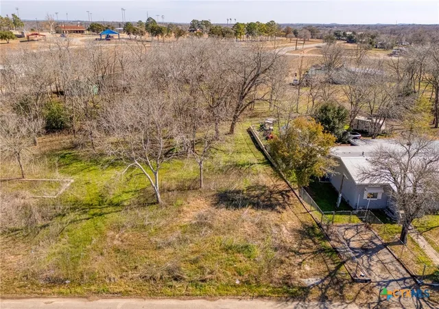 6th image of 1018 N Hackberry Ave, Luling, TX 78648 | MLS# 603740