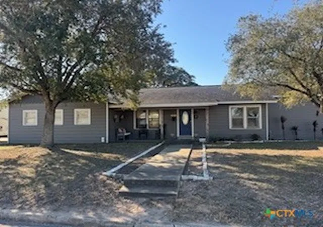 Homes for sale in Cuero, TX | 1011 E Main St, Cuero, TX 77954 | MLS# 603771