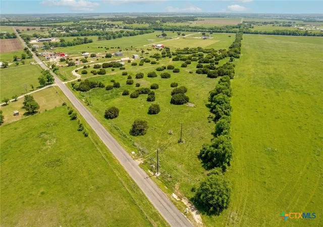 Photo 3 of Sale Pending at 562 County Rd 154, Georgetown, TX 78626 | MLS# 603753 | Listing updated on 2026-10-06