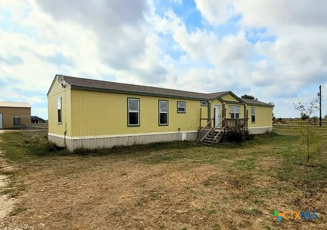 Homes for sale in Stockdale, TX | 2072 County Road 421, Stockdale, TX 78160 | MLS# 603887