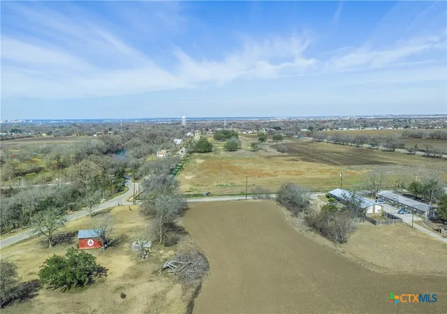 2nd image of 536 Nw River Rd, Martindale, TX 78655 | MLS# 603830