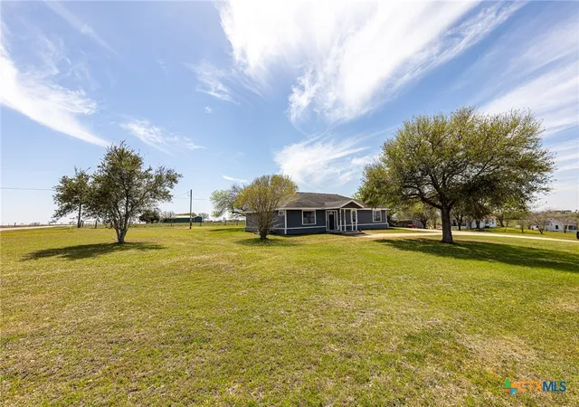 Homes for sale in Shiner, TX | 985 County Road 301, Shiner, TX 77984 | MLS# 604057