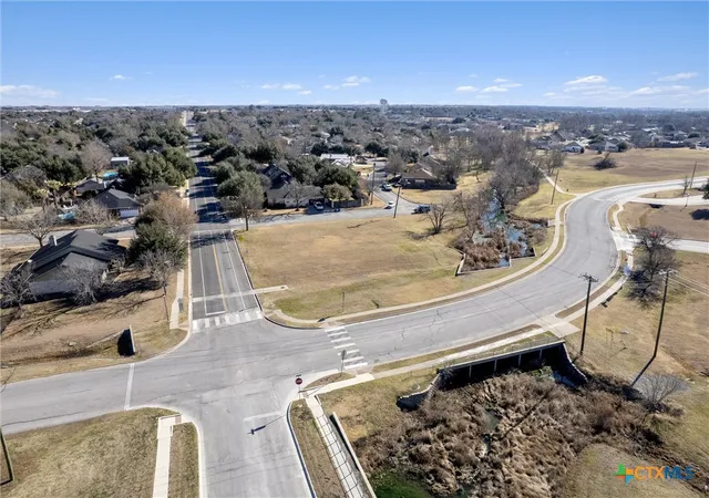 2nd image of 3949 Pinehurst Dr, Taylor, TX 76574 | MLS# 604147