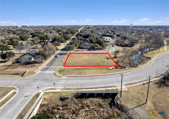 3rd image of 3949 Pinehurst Dr, Taylor, TX 76574 | MLS# 604147