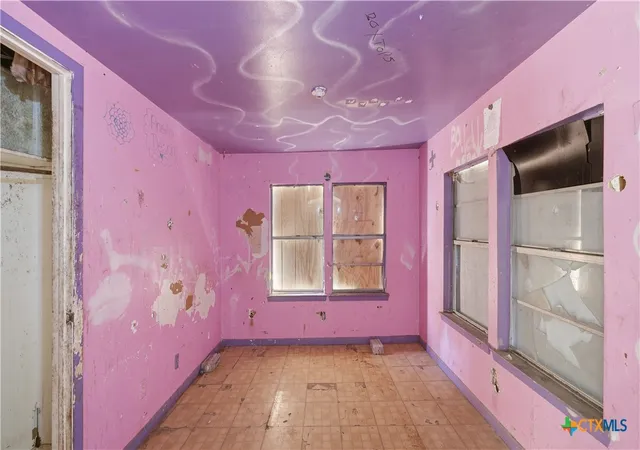 2nd image of 510 Volunteer St, Seguin, TX 78155 | MLS# 604207