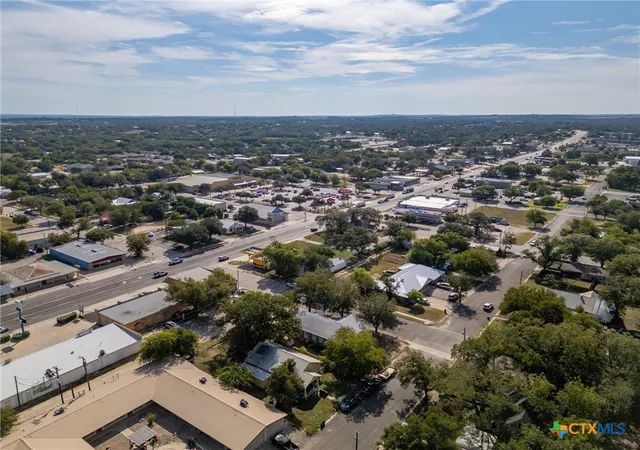 Homes for sale in Lampasas, TX | 107 W 5Th St, Lampasas, TX 76550 | MLS# 604271