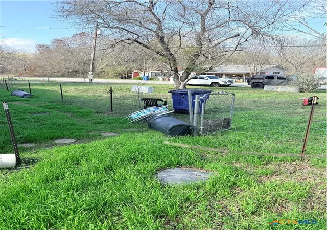 4th image of 219 Pet St, Seguin, TX 78155 | MLS# 604426