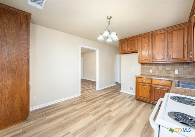 4th image of 1601 Miller St, Belton, TX 76513 | MLS# 604499