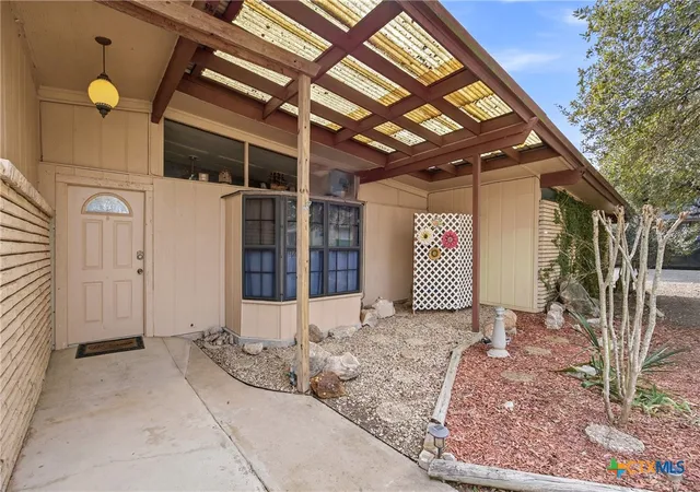 Photo 2 of Sale Pending at 1604 Gardien St, Gonzales, TX 78629 | MLS# 604002 | Listing updated on 2026-07-14