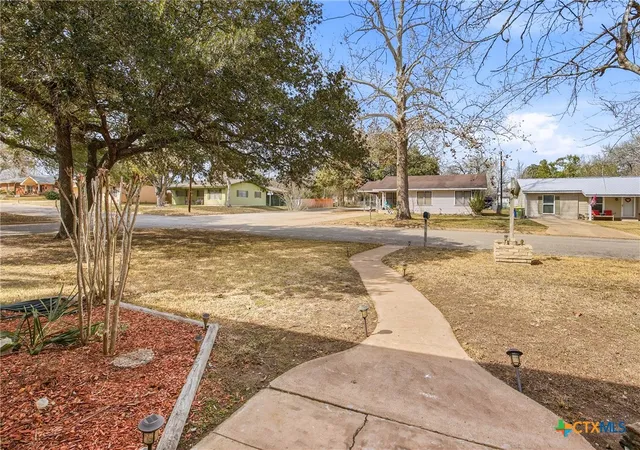 Photo 3 of Sale Pending at 1604 Gardien St, Gonzales, TX 78629 | MLS# 604002 | Listing updated on 2026-07-14