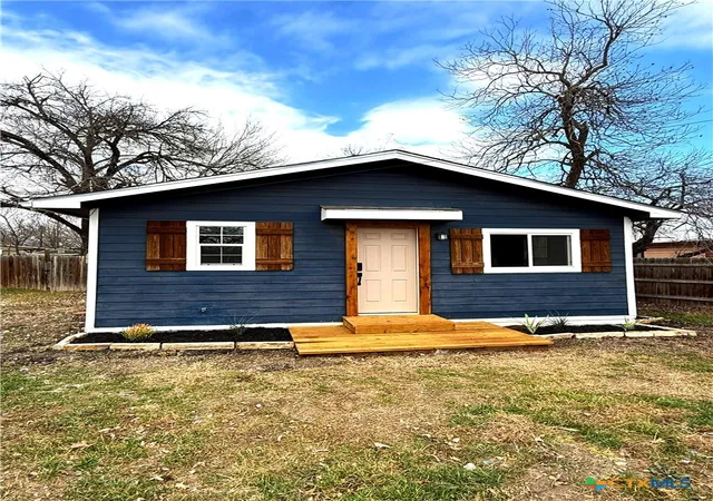 2nd image of 1848 W Bridge St, New Braunfels, TX 78130 | MLS# 604659