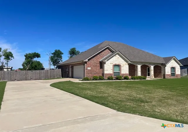 Photo 2 of Sale Pending at 120 Metheglin Dr, Temple, TX 76502 | MLS# 604834 | Listing updated on 2026-07-16