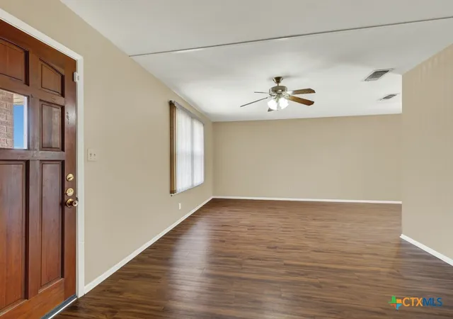 4th image of 217 Gruene Rd, New Braunfels, TX 78130 | MLS# 604876