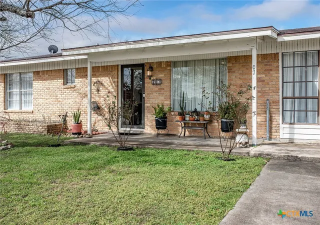 4th image of 207 Williams, Tivoli, TX 77990 | MLS# 604852
