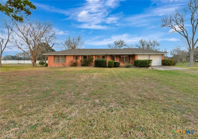 Photo 1 of Single family home for sale at 711 Northgate Rd, Victoria, TX 77904 | MLS# 605185 | Listing updated on 2026-06-11