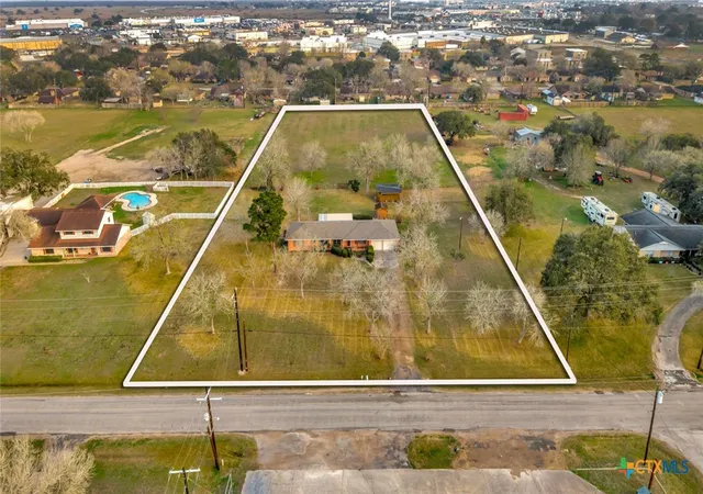 Photo 37 of Single family home for sale at 711 Northgate Rd, Victoria, TX 77904 | MLS# 605185 | Listing updated on 2026-06-11