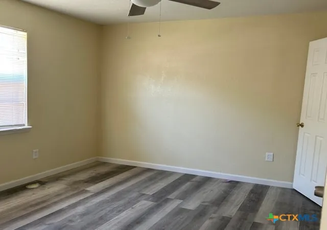 2nd image of 905-911 S 17Th St, Copperas Cove, TX 76522