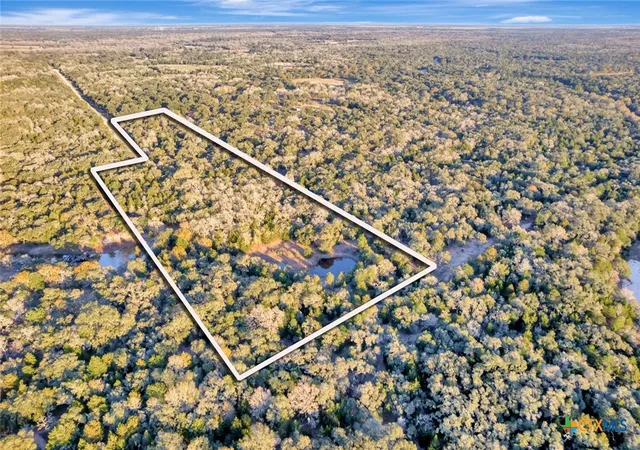 Homes for sale in Hallettsville, TX | 715 Private Road 1051, Hallettsville, TX 77964 | MLS# 605008