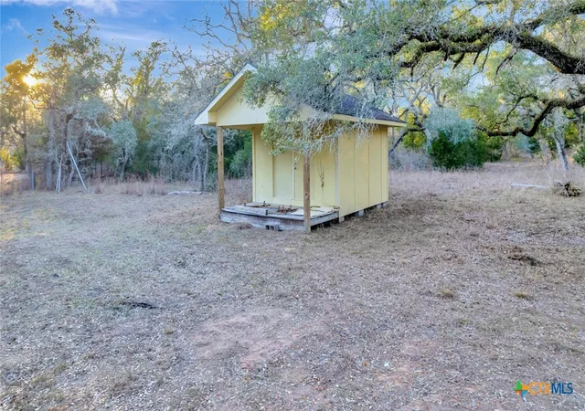 Homes for sale in Hallettsville, TX | 715 Private Road 1051, Hallettsville, TX 77964 | MLS# 605008