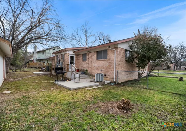 5th image of 318 Craddock Ave, San Marcos, TX 78666 | MLS# 603199