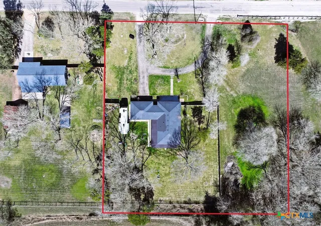 2nd image of 743 Royal Rd, Port Lavaca, TX 77979 | MLS# 605808