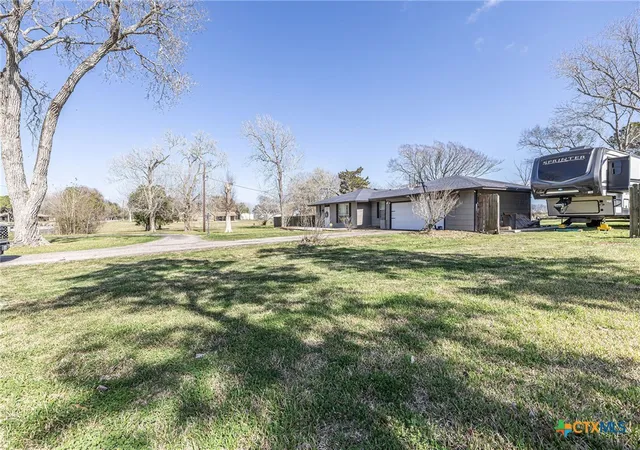 3rd image of 743 Royal Rd, Port Lavaca, TX 77979 | MLS# 605808