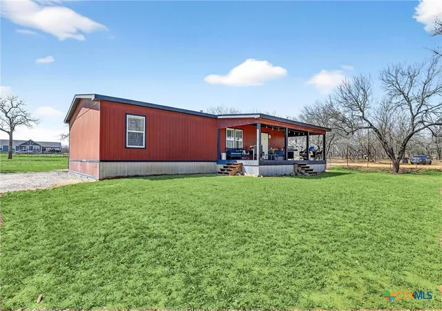 Homes for sale in Stockdale, TX | 1298 County Road 425, Stockdale, TX 78160 | MLS# 605873